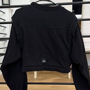 ALO Yoga Women's Black Cropped Crewneck